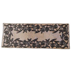 Camino de Mesa Clásico Bordado con Diseño Floral Beige y Negro, Decoración para el Hogar, Lavable - Product Image 1