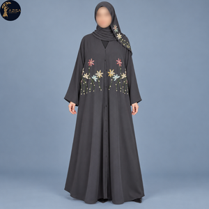 Abaya florale pastel pour femmes en gris anthracite avec des motifs de vigne perlés |   Robe ample et élégante avec boutons sur le devant et hijab assorti - Product Image 1