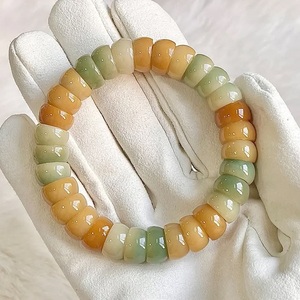 Pulsera de Resina Hecha a Mano con Pieza de Joyería Artística Contemporánea Única para Entusiastas de la Moda Moderna - Product Image 2