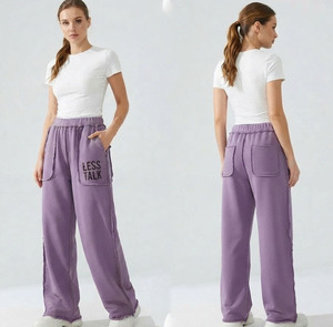 Pantalones de chándal para hombre con estampado y bordes sin rematar, 100% algodón, forro polar, corte holgado, cintura con cordón, estilo urbano, joggers estampados - Product Image 5