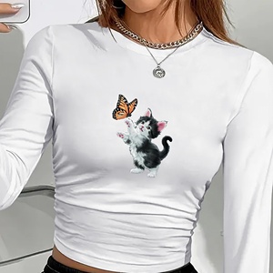 Camisa manga larga moda mujer gatito alcanzando mariposa - Product Image 4