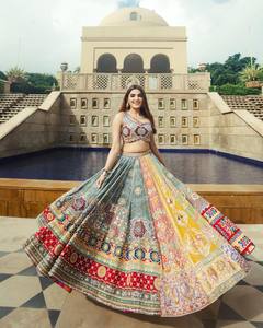 Lehenga Choli pour femmes avec dupatta, imprimé numérique, travail miroir, broderie, robe indienne pour les fêtes et les mariages - Product Image 4