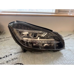 Faro Delantero Derecho Usado CLS A2188204861 - Product Image 1