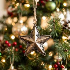 Ornement de Noël étoile 3D en laiton vintage personnalisé, étoile en métal martelé antique, pendentif à suspendre pour arbre, artisanat rustique de Noël - Product Image 1