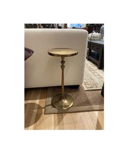 Mesa auxiliar de metal hecha a mano, preparada para hogares modernos, que muestra una artesanía única, calidad confiable y una silueta atractiva. - Product Image 1