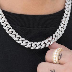 สร้อยคอแฟชั่นฮิปฮอปแบบ Cuban Link เงินแท้ 925 ประดับโมอิสซาไนต์ ได้รับการรับรองจาก GRA - Product Image 2
