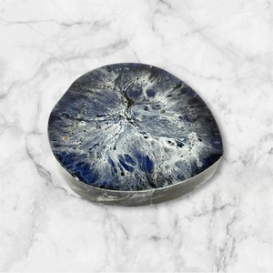 Cendrier en résine époxy moderne et personnalisé de haute qualité pour une décoration intérieure élégante et un présentoir à cigarettes de bureau - Product Image 6