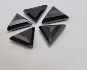 พลอยมอยส์ซาไนต์สีดำทรงสามเหลี่ยมแบบหลวมสำหรับทำเครื่องประดับ - Product Image 2
