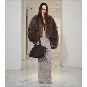 เสื้อโค้ทขนสัตว์เทียมแบบสั้นสไตล์วินเทจสำหรับผู้หญิงจากเนสต้า สปอร์ตส์ พร้อมแขนเสื้อยาวพิเศษและซับในขนสัตว์เทียม แจ็คเก็ตฤดูหนาวไซส์พลัส - Product Image 1