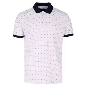 Chemise classique blanche à manches courtes pour homme avec col et poignets contrastants bleu marine, 100% jersey de coton - Product Image 1