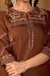 Conjunto de Kurti de Viscosa Marrón con Bordado de Seda de Mango, Largo hasta el Tobillo, de Secado Rápido, para Todas las Estaciones, con Dupatta, Tradicional Indio-Pakistaní para Mujer - Product Image 3
