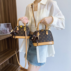 Sac à bandoulière Ly Retro Shell, sac à main classique pour femmes - Product Image 4