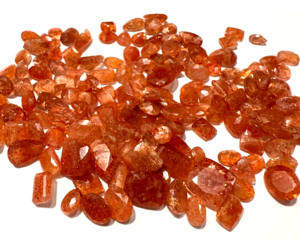 พลอยซันสโตนแอฟริกันสีส้มธรรมชาติคุณภาพสูง เจียระไนแบบเหลี่ยม ขายส่งจำนวนมาก ประกายรุ้ง ขนาด 8-15 มม. น้ำหนัก 2-12 กะรัต สำหรับทำเครื่องประดับ - Product Image 4