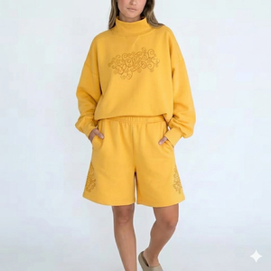 Conjunto de Top de Cuello Alto y Pantalones Cortos para Mujer, Estilo Contemporáneo, Cálido, Cómodo, Corte Relajado, Ropa de Uso Diario, Prendas de Primera Calidad - Product Image 1