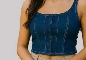 Top court en jean élégant pour femmes, coupe ajustée, décontracté, pour adolescentes et femmes, de haute qualité, au look haut de gamme. - Product Image 2