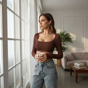 T-shirt en tricot marron pour femme, coupe courte, manches longues, col carré, uni, coupe ajustée, décontracté, pour le printemps et l'été - Product Image 1