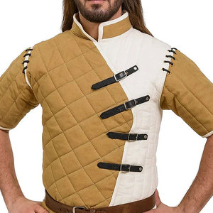 Chaqueta Gambeson Medieval Acolchada de Algodón Bicolor Camel y Blanco con Correas de Cuero y Hebillas, Estilo Vikingo - Product Image 3