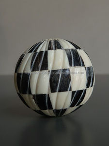 Boules décoratives de nacre décorative de coquillage magnifiquement conçues pour bouteilles d'eau et décoration intérieure - Product Image 2