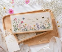 Elegante Marco de Fotos de Madera con Bordado para Decoración del Hogar, para Anillos, Pendientes, Collares, Accesorios, Detalles Artísticos Hechos a Mano