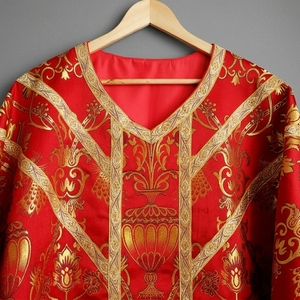 Robe d'église africaine rouge en soie, coupe ample, vêtement religieux traditionnel, cape liturgique brodée, tenue de cérémonie formelle - Product Image 5