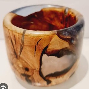 Tazón de Resina y Madera Hecho a Mano, Decorativo, Moderno, Brillante, para Servir Frutas y Postres, Decoración para el Hogar y Fiestas, Acabado de Alta Calidad - Product Image 1