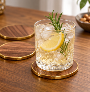 Juego de 4 posavasos redondos de madera de latón AK con posavasos de alta calidad con acabado dorado de Metal lateral redondo para utensilios de cocina/Decoración de mesa - Product Image 1