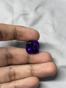Venta al por mayor de piedras preciosas sueltas de amatista africana natural, talla cojín con esquinas, fabricante de Jaipur, precio al por mayor, de 4 mm a 20 mm, color púrpura. - Product Image 5