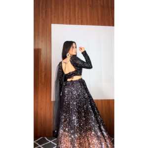 Hermoso trabajo de secuencia pesada Lehenga Choli para ropa de fiesta - Product Image 5