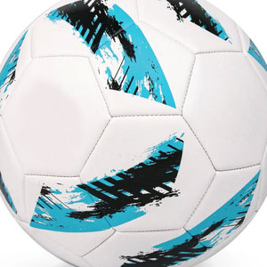 Ballon de football en cuir PU personnalisé, tailles 5, haute qualité, avec logo personnalisé pour l'entraînement et la compétition, fabriqué au Pakistan - Product Image 2