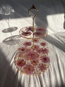 Présentoir à gâteaux de luxe en résine rose, idéal pour la présentation de pâtisseries, la décoration intérieure et les événements spéciaux – Vente en gros depuis l'Inde - Product Image 4