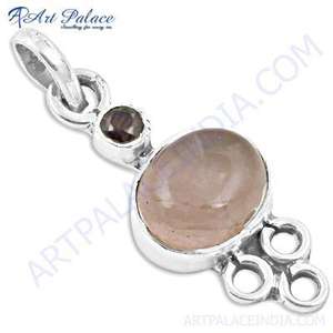Precioso colgante de plata con dijes de granate y Cuarzo Rosa, un fabuloso accesorio de moda - Product Image 1