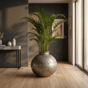 Vase rond vintage en fer Nagori Matka pour la décoration de l'entrée, du jardin, du salon, de la ferme ou de la maison - Product Image 3
