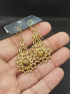 Juego de Joyería de Ojo de Tigre con Incrustaciones de Piedras Preciosas Chapadas en Oro, Aretes Vintage de Ojo de Tigre, Broches de Concha RadianceWhite - Product Image 6