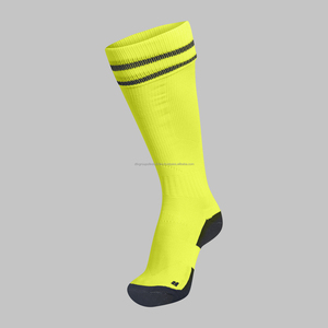 OEM logotipo personalizado calcetín deportivo venta al por mayor antideslizante mujeres hombres calcetines embalaje fútbol agarre calcetines de fútbol - Product Image 5