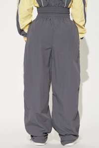 ชุดเซ็ต 2 ชิ้น เสื้อแจ็คเก็ตกันลมคุณภาพสูงสำหรับผู้หญิง ดีไซน์สวยงาม เหมาะสำหรับฤดูหนาว รับสกรีนโลโก้และสีตัดกัน ชุดวอร์มแบบ OEM - Product Image 3