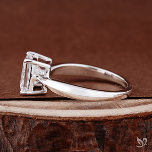 Anillo de compromiso audaz de oro blanco de 10 quilates con diamante solitario de 2 quilates, talla princesa, cultivado en laboratorio, con engaste de tallo pellizcado. - Product Image 3