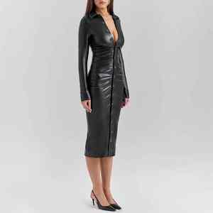 Robe midi élégante en cuir vegan noir à manches longues pour femme, coupe ajustée, tenue en similicuir pour soirée, bar, club - Product Image 4