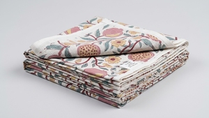 Tissu en coton léger et écologique imprimé à la main, motif floral grenade, style indien Jaipur, pour robes de filles et de garçons - Product Image 4