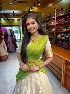Lehenga Choli Royal Flora Designer Blossom Trail en soie enchantée, tissu respirant en soie, tenue traditionnelle parfaite. - Product Image 5