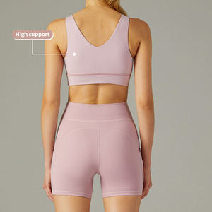 Ensemble de yoga pour femme : Crop top dos nageur rose et short taille haute, respirant, en Spandex et Polyester, 2 pièces, avec détails en maille sans couture - Product Image 3