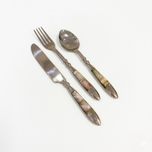 Ensemble de Couverts de Luxe en Nacre, Style Antique Martelé, en Acier Inoxydable, Couteau et Fourchette à Poisson pour Mariage - Vente en Gros - Product Image 4