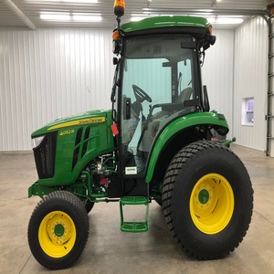 Tractor de un solo eje John Deere 4052R con potente bomba de motor diseñada para condiciones agrícolas exigentes, cultivo de suelos y uso prolongado. - Product Image 5