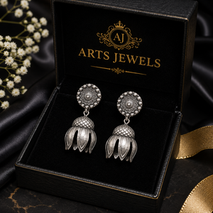 Boucles d'oreilles pendantes fantaisie ethniques plaquées argent antique en gros pour femmes, forme personnalisée, directement de l'usine de Bollywood - Product Image 5