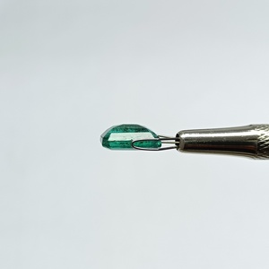 มรกตสีเขียวทรงแปดเหลี่ยม 3.41 กะรัต จากแซมเบีย พลอยหลวม - Product Image 5