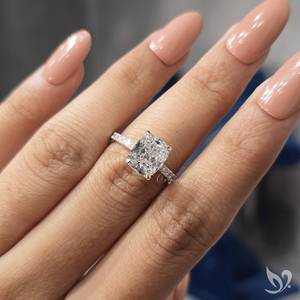 Anillo de Compromiso de Lujo con Diamante Cultivado en Laboratorio, Corte Alargado, 3CT, Catedral Pavé, Certificado IGI, Oro Blanco de 10K - Product Image 4