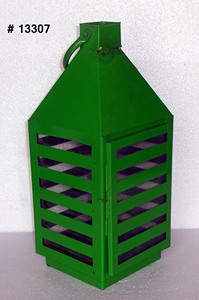 Lanterne à bougie en métal noir, motif ajouré en treillis, sommet pyramidal, poignée en corde, cadre carré en fer, décoration de centre de table - Product Image 6