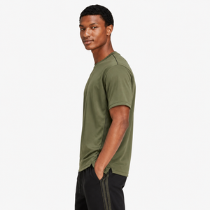 T-shirt en polyester respirant et écologique à manches courtes vert pour homme, séchage rapide, coupe classique, col rond, couleur unie, tricoté, 180g - Product Image 2
