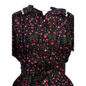 ชุดเดรสผ้าฝ้ายพิมพ์ลายบล็อกอินเดียสำหรับฤดูร้อน ผู้หญิงสวมใส่สบายในชีวิตประจำวัน แขนพองลายดอกไม้ ความยาวปานกลาง ซักได้ ทรงเอไลน์หวานๆ - Product Image 2