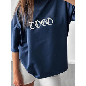 Conjunto de 2 Piezas Personalizado con Serigrafía de Logotipo, Camiseta y Pantalones Cortos para Mujer, Tela de Alta Calidad para Uso Casual o Urbano, Tendencia 2026 - Product Image 3