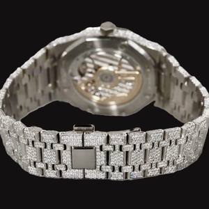 Reloj de Diseño Único con Esfera Redonda y Fecha Automática, Completamente Adornado con Diamantes Moissanite, Estilo Hip Hop para Hombre, Ideal para Fiestas - Product Image 5